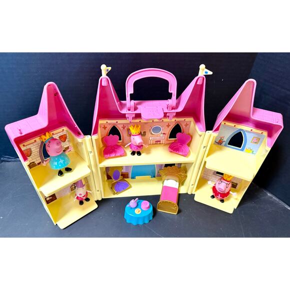 Peppa Pig Peppa's Princess Castle Deluxe Playset 4 royal figures bed chairs - Picture 6 of 8